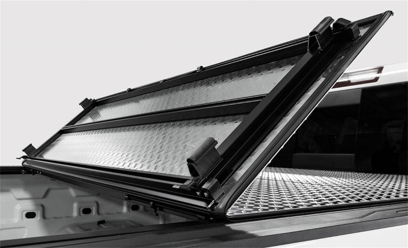 Access LOMAX Folding Hard Cover 15+ Chevy/GMC Colorado/Canyon 6ft Box Black Urethane B3020049