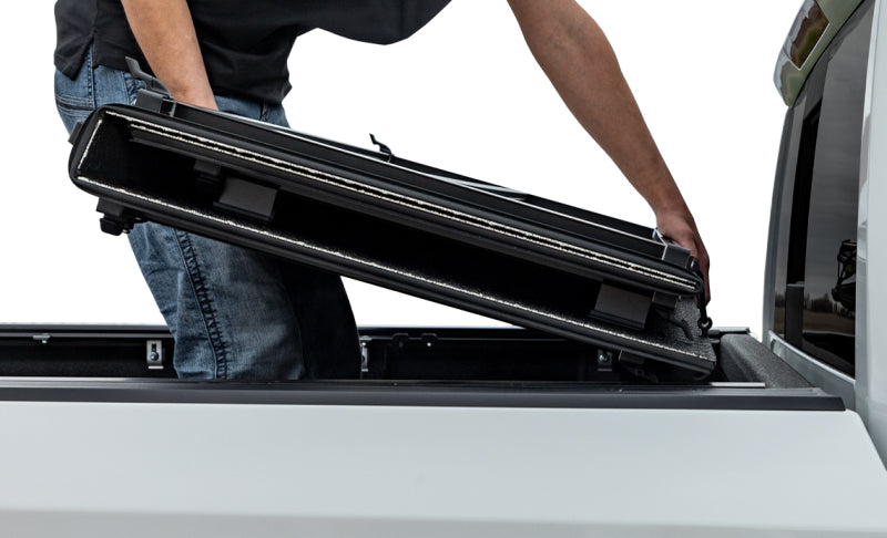 Access LOMAX Pro Series Tri-Fold Cover 2020 Jeep Gladiator 5ft (w/ Trail Rail) Box Diamond Plate B0070029