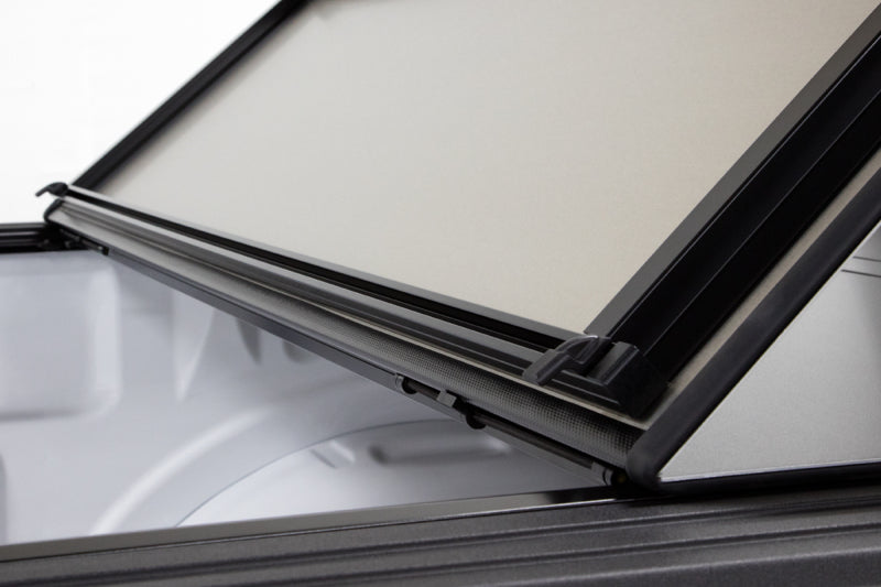 Access LOMAX Professional Series Tri-Fold Cover 07-13 Chevy 1500 5ft 8in Bed (Excl Classic) B0020059